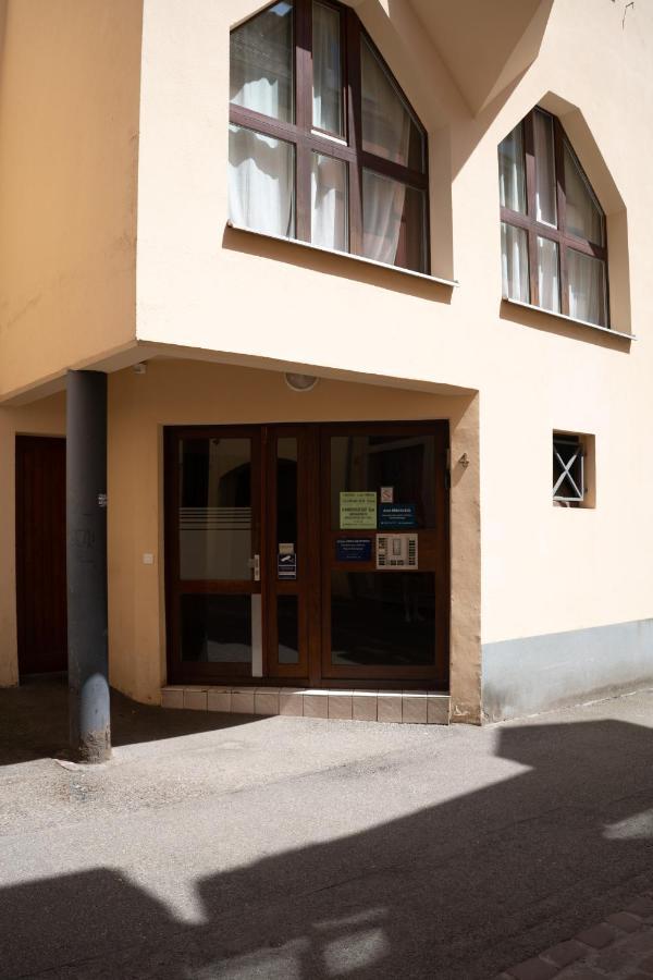 Little Mama 80 Meters From Public Parking Rapp Colmar